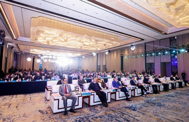 集团荣誉 | 德尔荣获“中国地板高质量发展品牌”